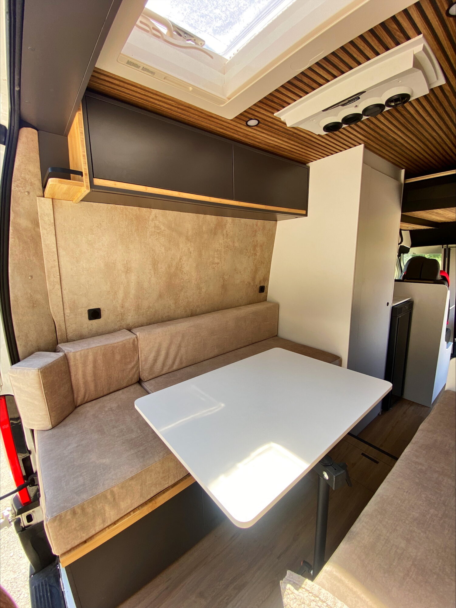 Velora Vans Barcelona