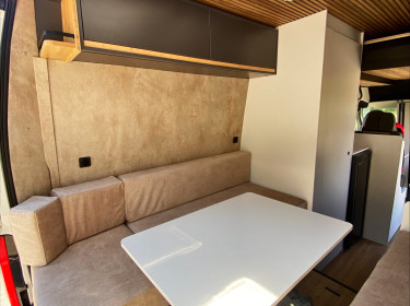Velora Vans Barcelona